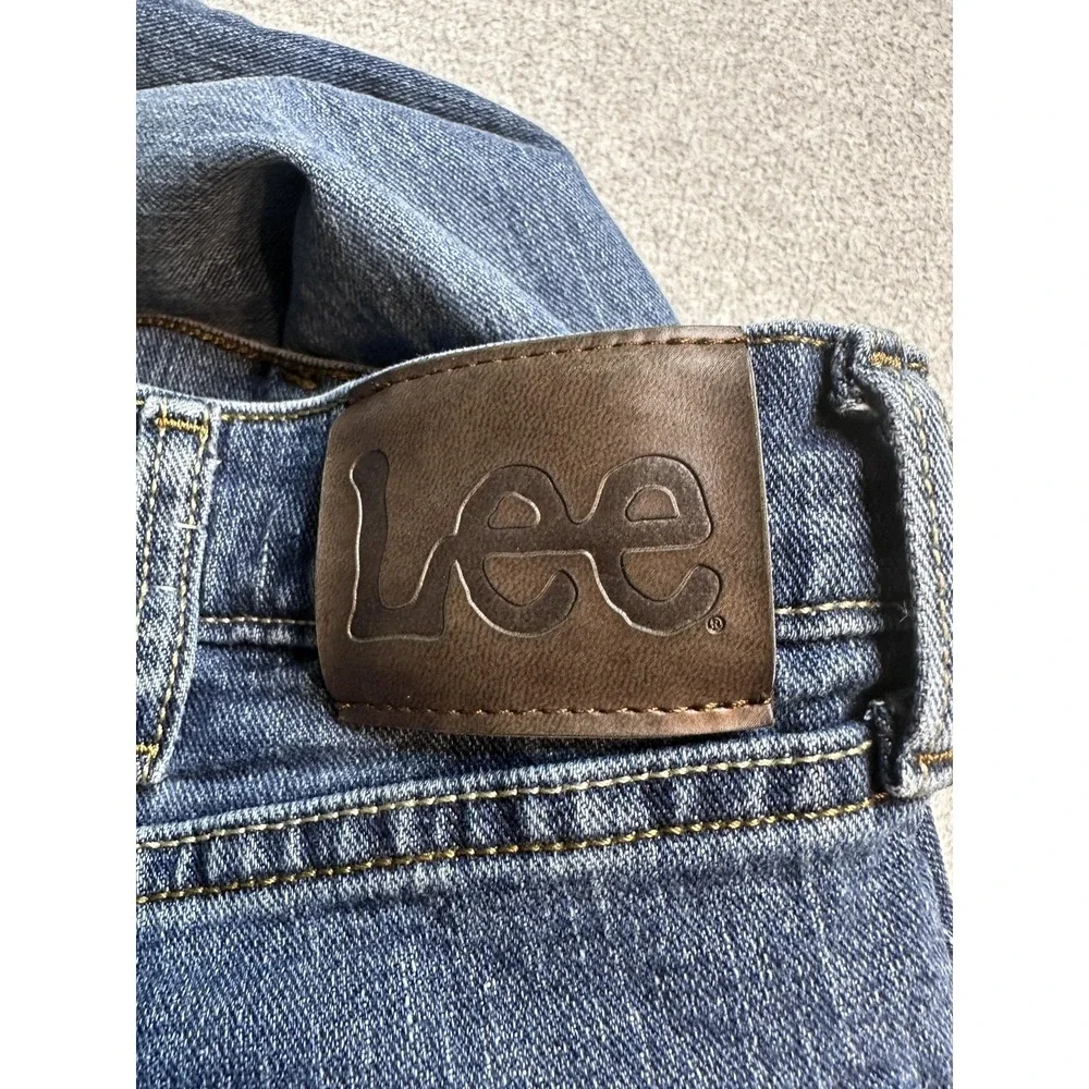 Vintage Lee Regular Fit Straight Jeans Mens 34x30 Medium Wash Blue Denim Stretch